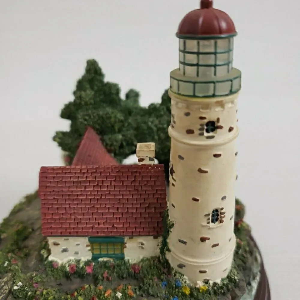 Thomas Kinkade Beacon of Hope Seaside Memories Lighted Lighthouse Figurine